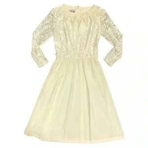 Vintage 60s Cathy Sue Ivory Beaded Floral Lace Long Sleeve A Line Dress.